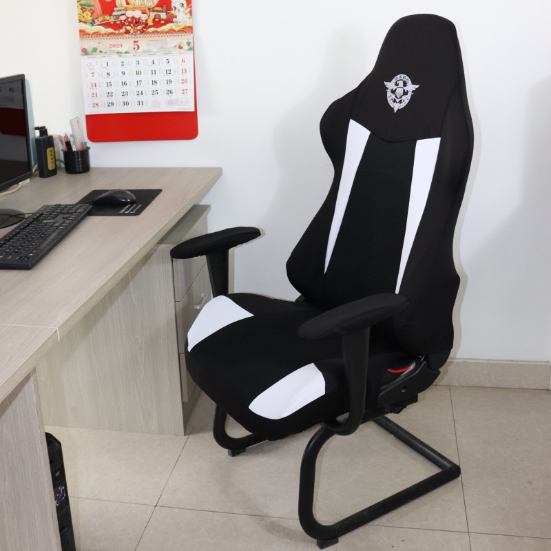 Nuova fodera per sedia da gioc - Esports Gaming Hotel recensione e prezzo