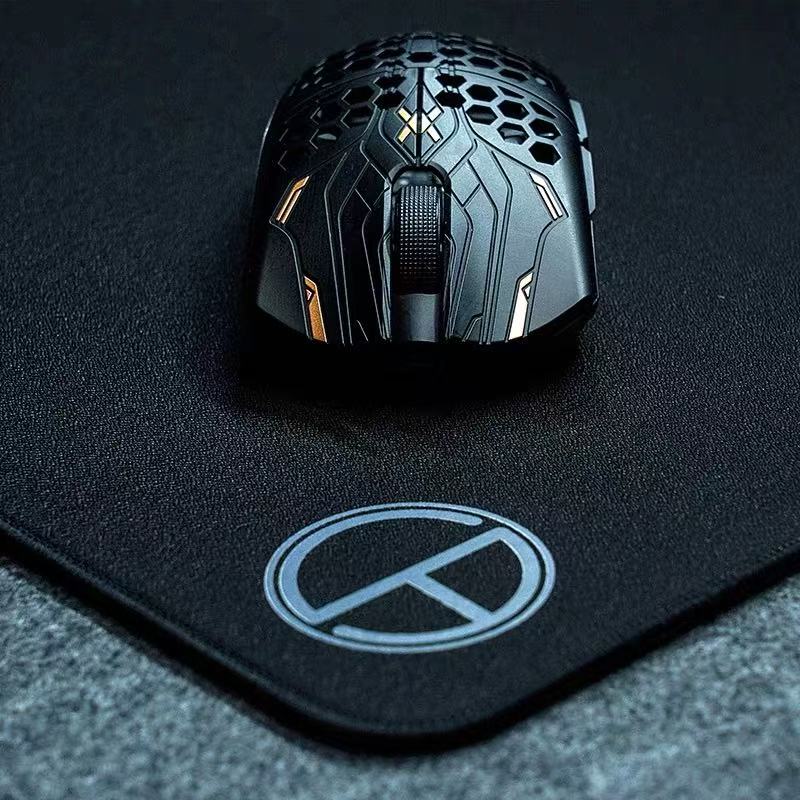 1 PC Meow Gaming Gear MGG Ultr - Esports Gaming Gear recensione e prezzo