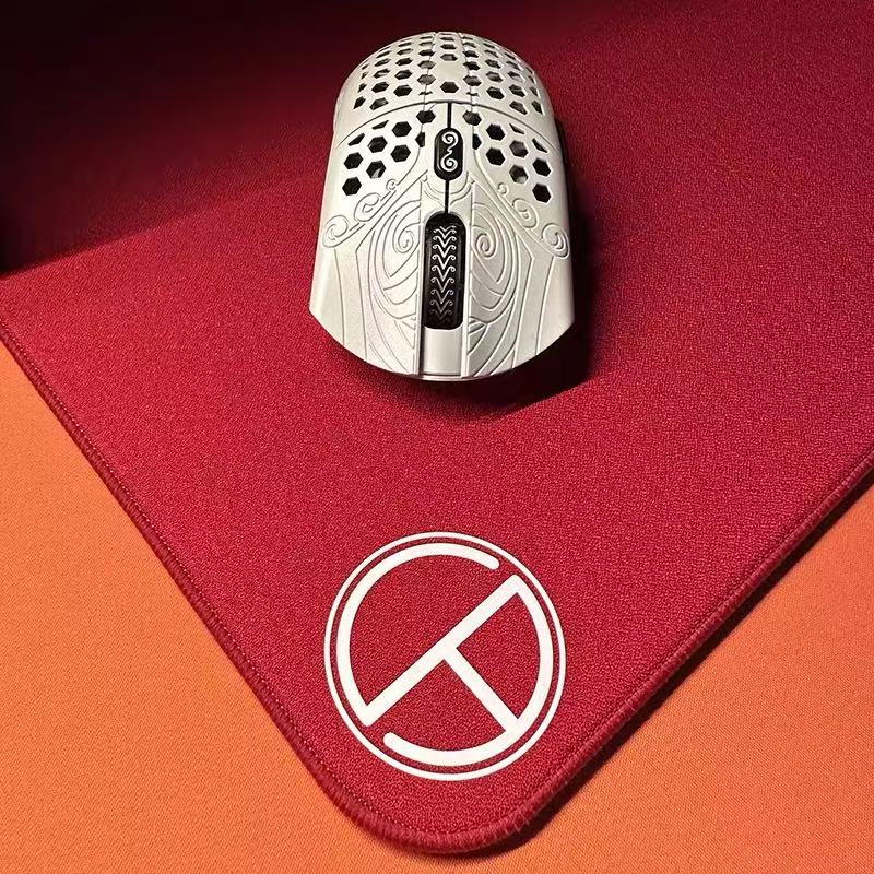 1 PC Meow Gaming Gear MGG Ultr - Esports Gaming Gear recensione e prezzo